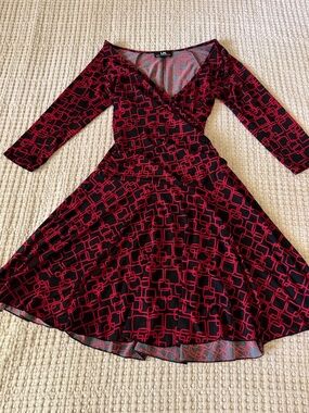 I.N. San Francisco Red and Black Geometric Quarter-Sleeve Wrap Dress